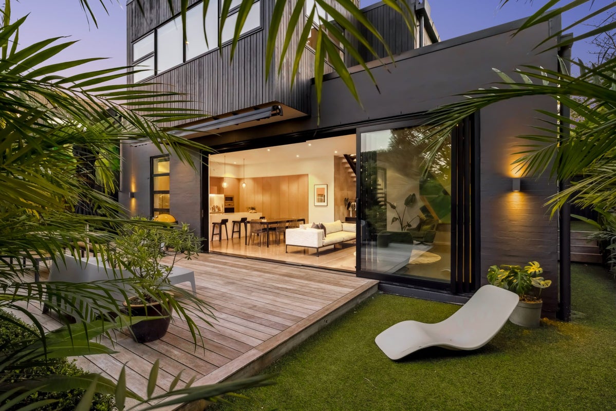 4B Finch Street, Morningside, Auckland - Carousel 1