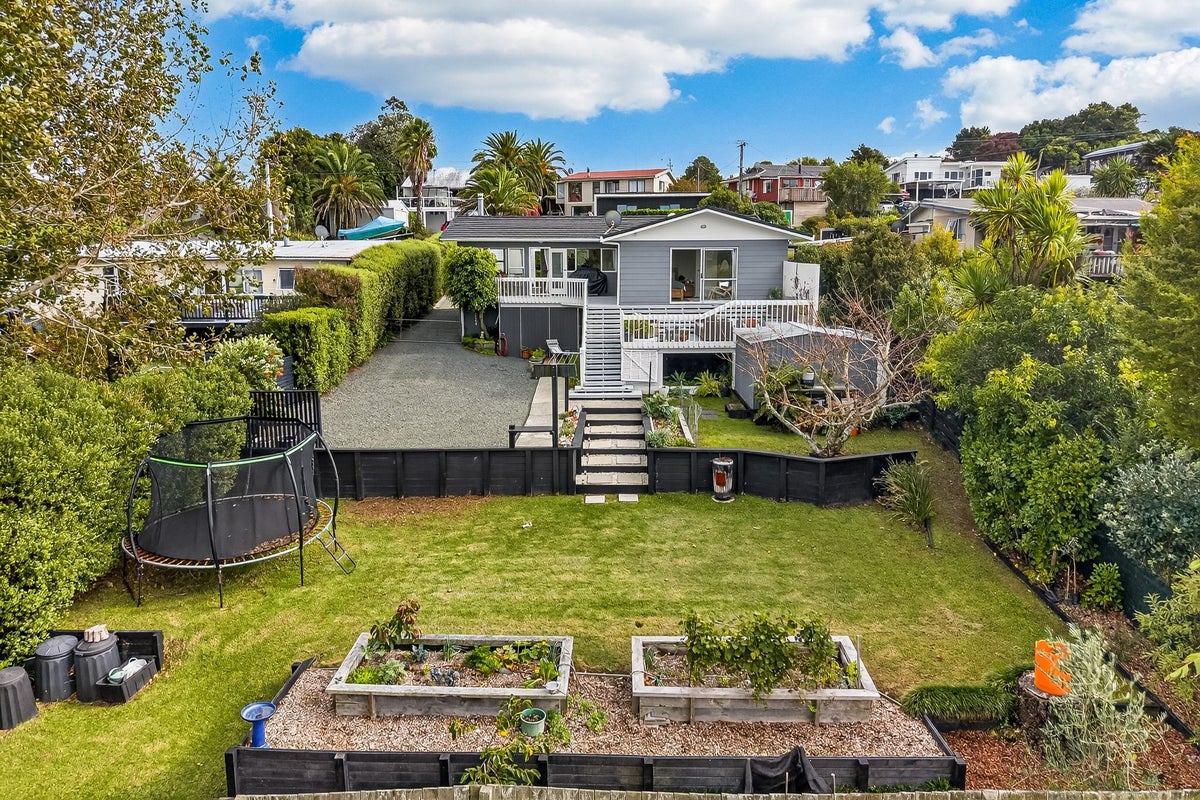 29 Brigitte View, Snells Beach, Snells Beach - Carousel 1