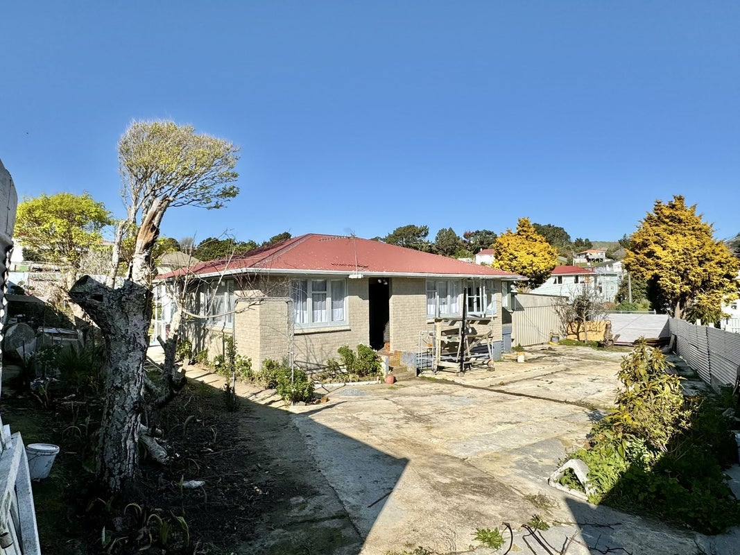 102 Champion Street, Cannons Creek, Porirua - Carousel 1