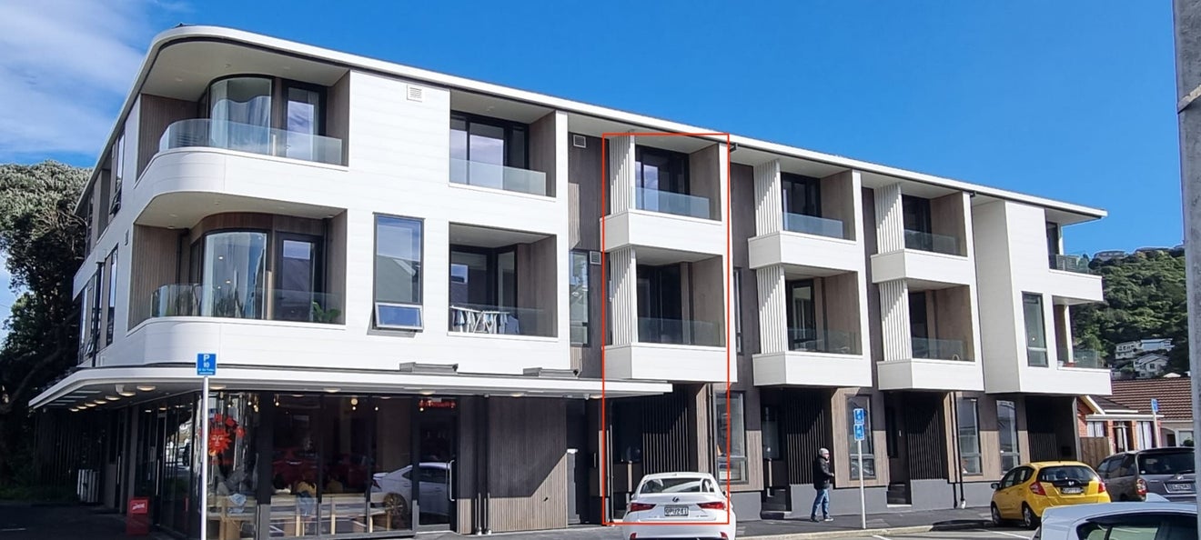 216 The Parade, Island Bay, Wellington - Carousel 1