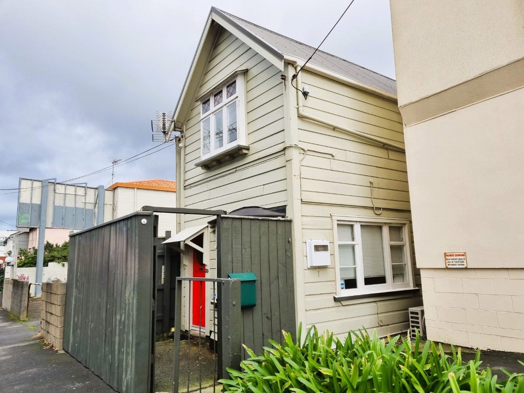 30 Sussex Street, Mount Cook, Wellington - Carousel 1