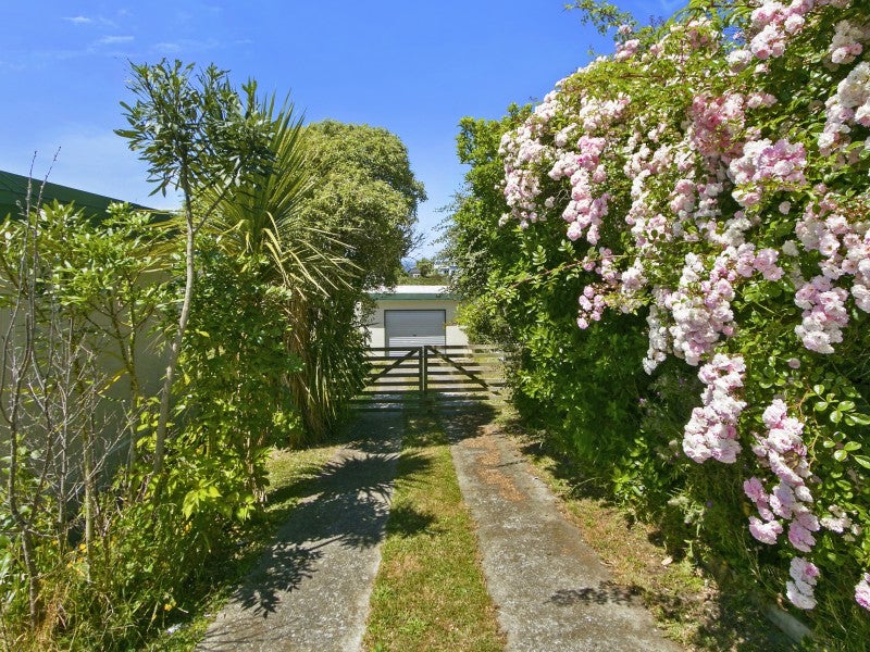 27 Poto Road, Normandale, Lower Hutt - Carousel 13