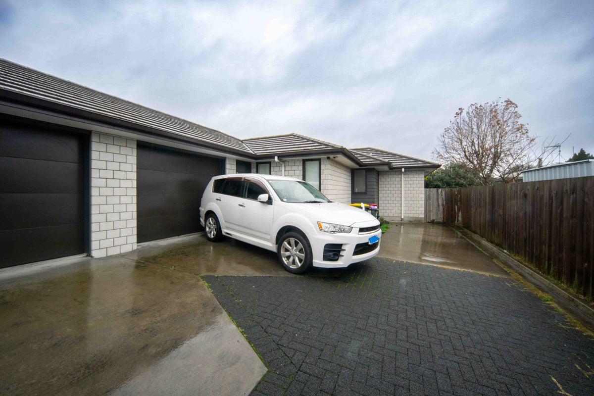 2/26 Allen Street, Frankton, Hamilton - Carousel 1