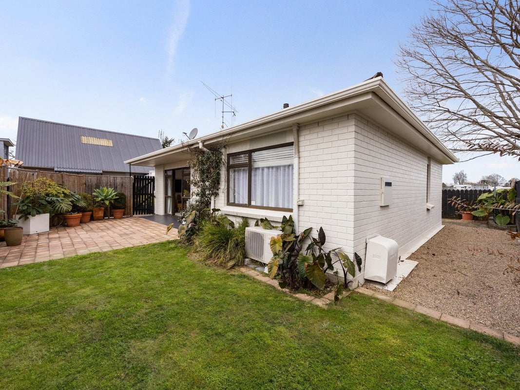10C Frances Street, Hamilton East, Hamilton, Waikato - Carousel 3