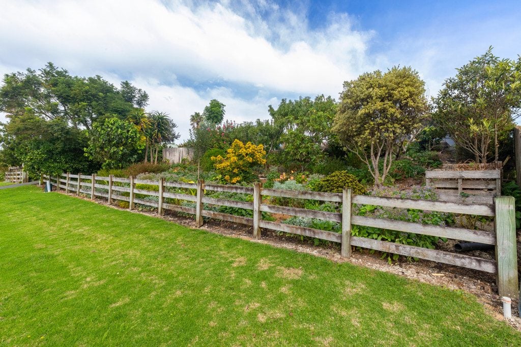 17 Marshall Road, Kaiwaka - Carousel 10