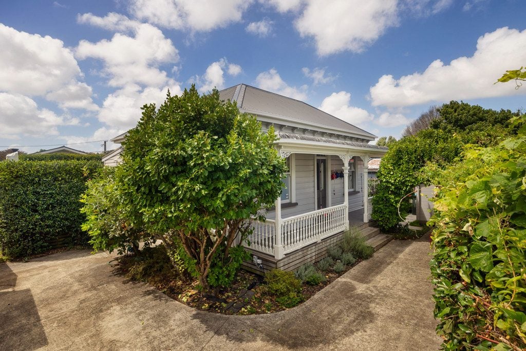 16 Hendon Avenue, Mount Albert, Auckland - Carousel 1