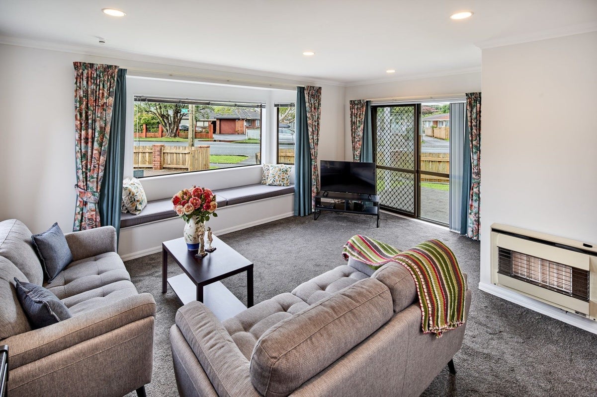 16 Birdwood road, Waterloo, Lower Hutt - Carousel 2
