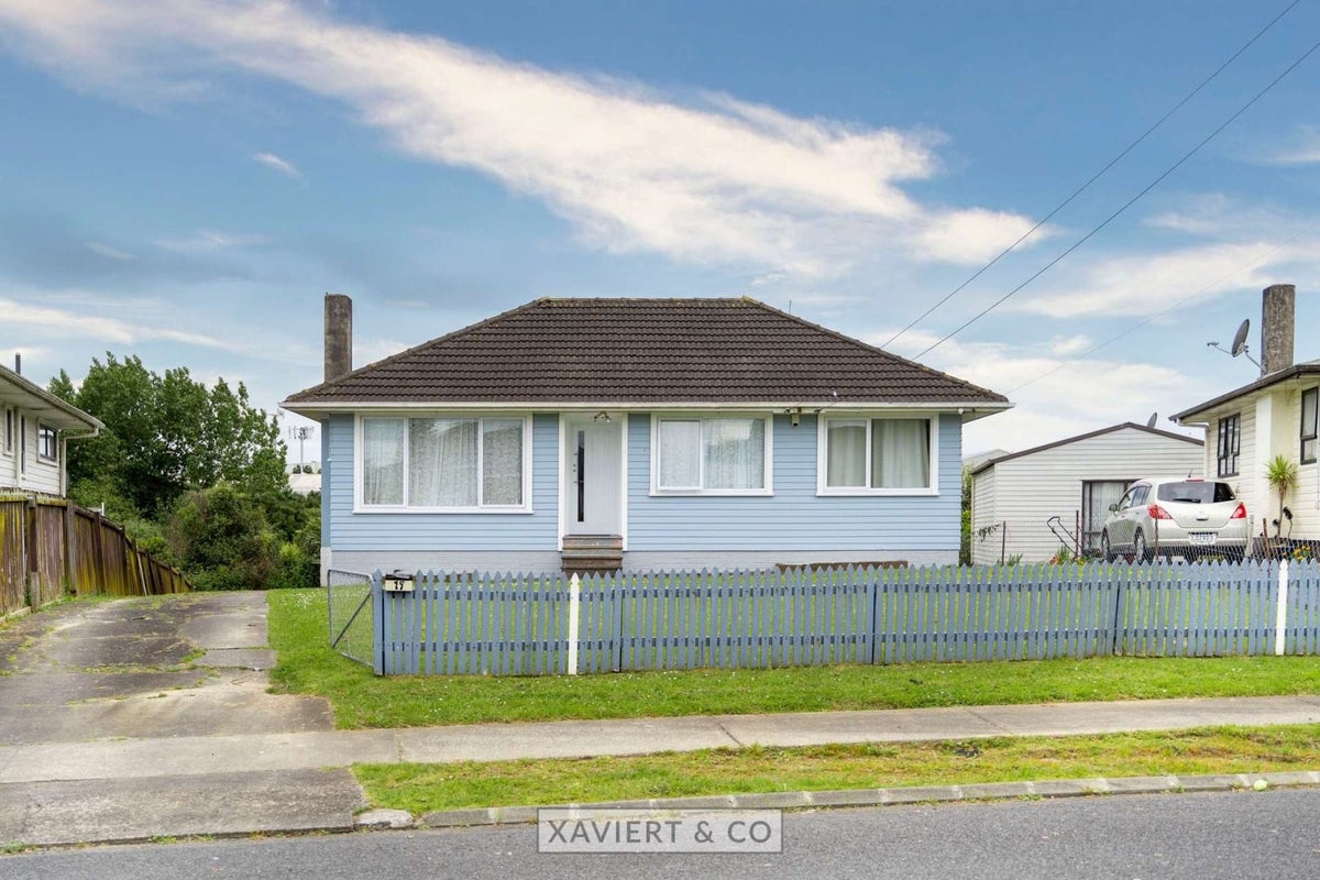 19 Antrim Crescent, Otara, Auckland - Carousel 1