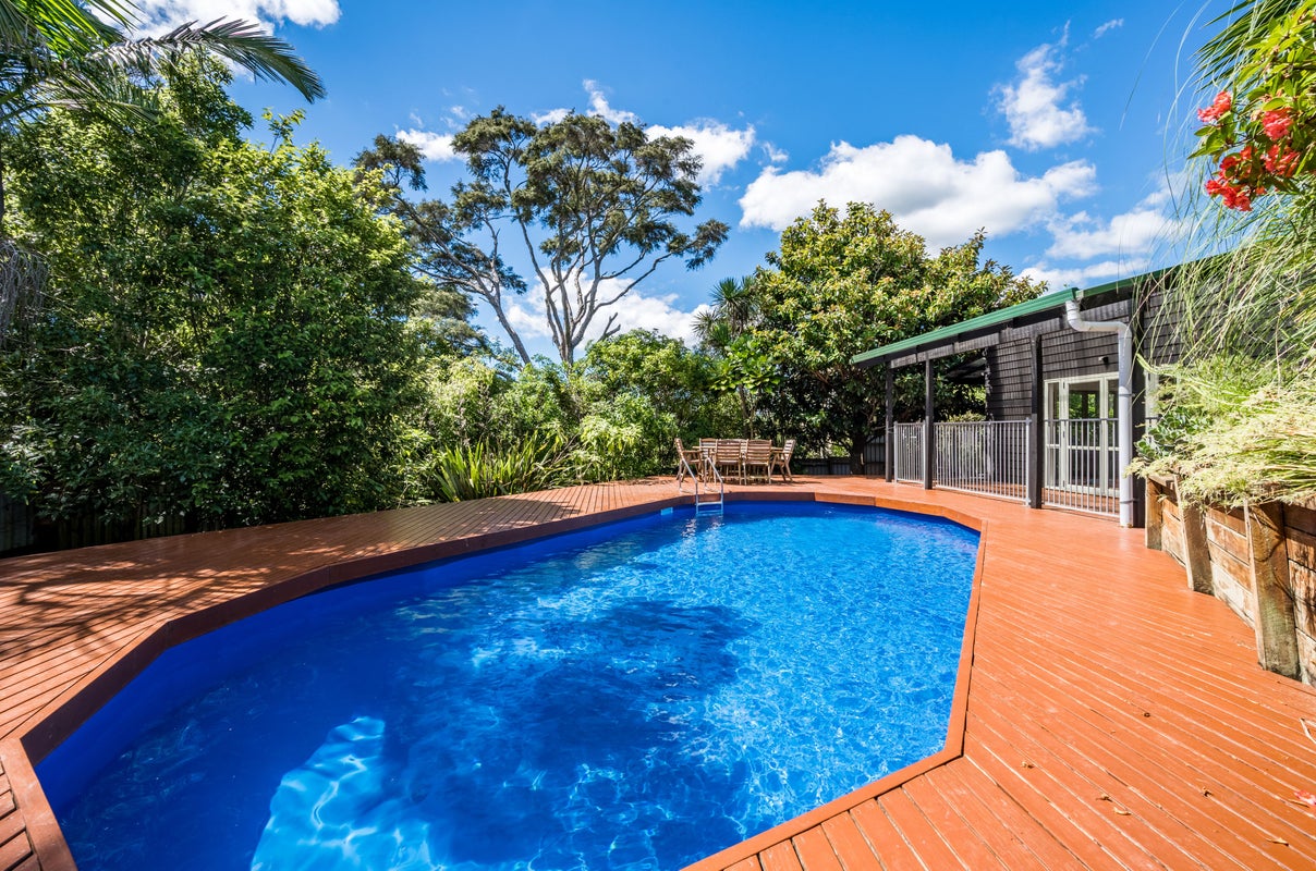 7 Wades Road, Howick - Carousel 1