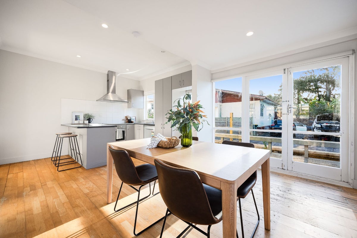 29 Pakuranga Road, Pakuranga, Auckland - Carousel 2