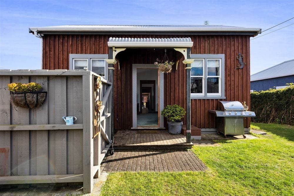 50/50A Gaine Street, New Plymouth, New Plymouth - Carousel 1