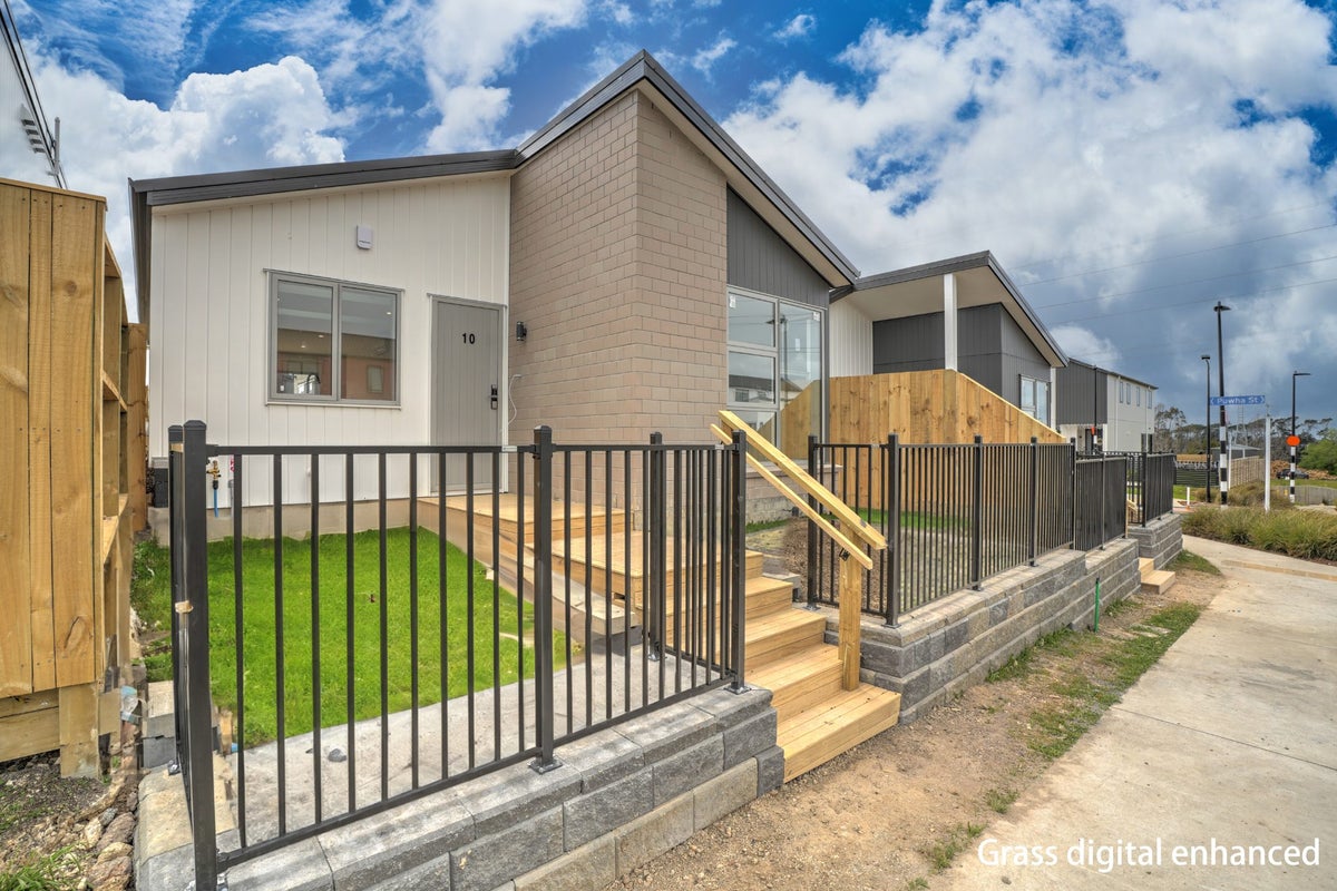 10 Taiororua Avenue, Massey, Auckland - Carousel 2