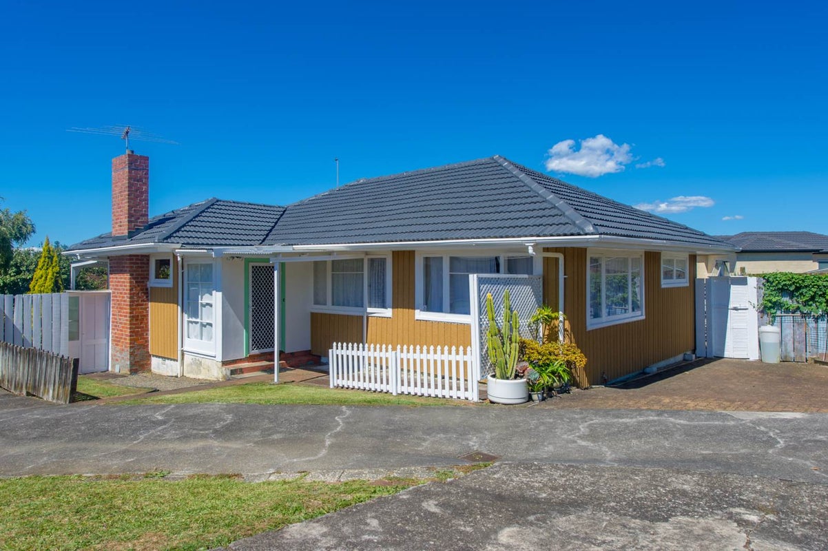 1/60 Elliot Street, Howick, Auckland - Carousel 19