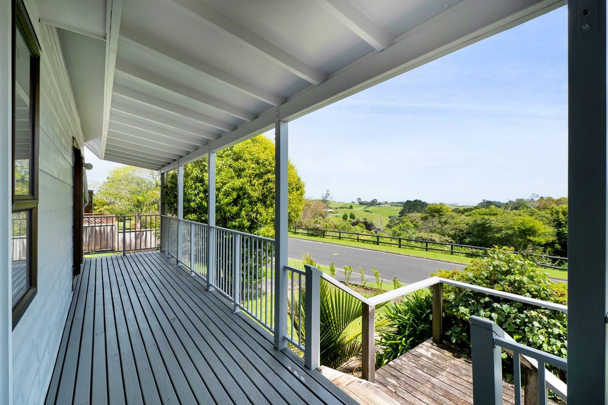 5 Kipling Drive, Whalers Gate, New Plymouth - Carousel 2