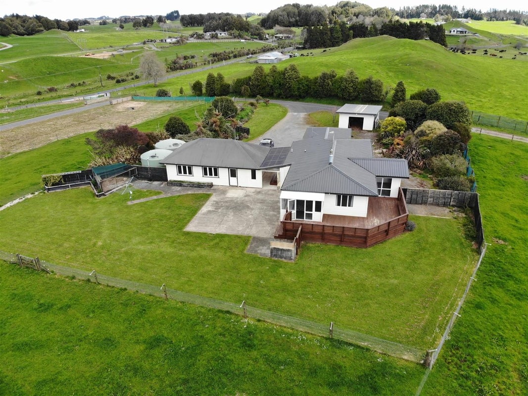 900B Oturoa Road, Hamurana - Carousel 1