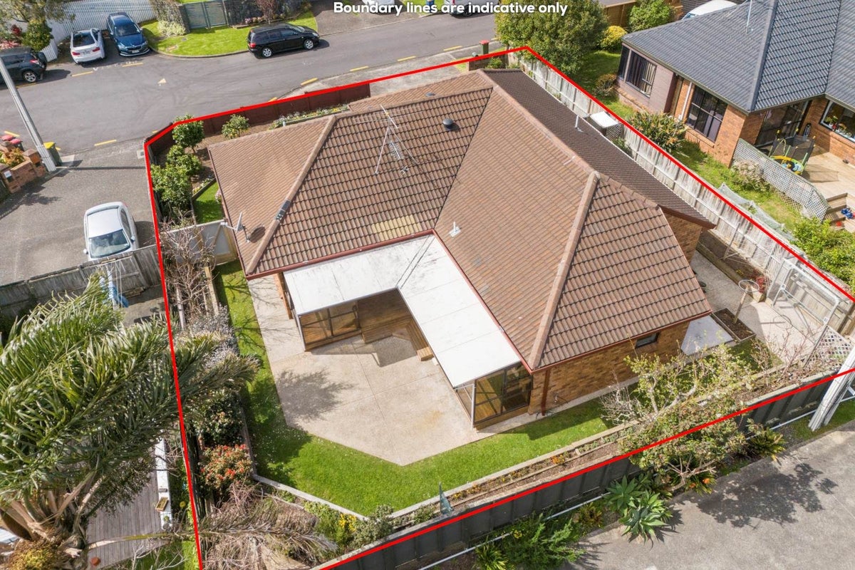 2/24 Woodbridge Lane, Milford, Auckland - Carousel 26