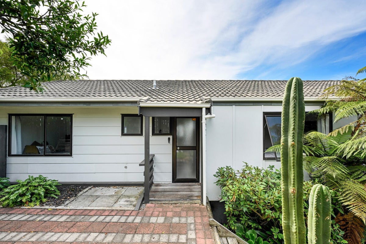 175A Cambridge Road, Bethlehem, Tauranga - Carousel 24