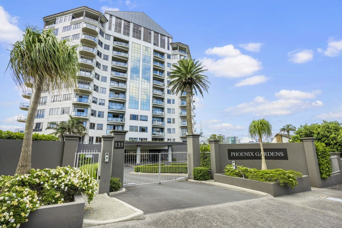 301/135 Grafton Road, Grafton, Auckland - Carousel 1