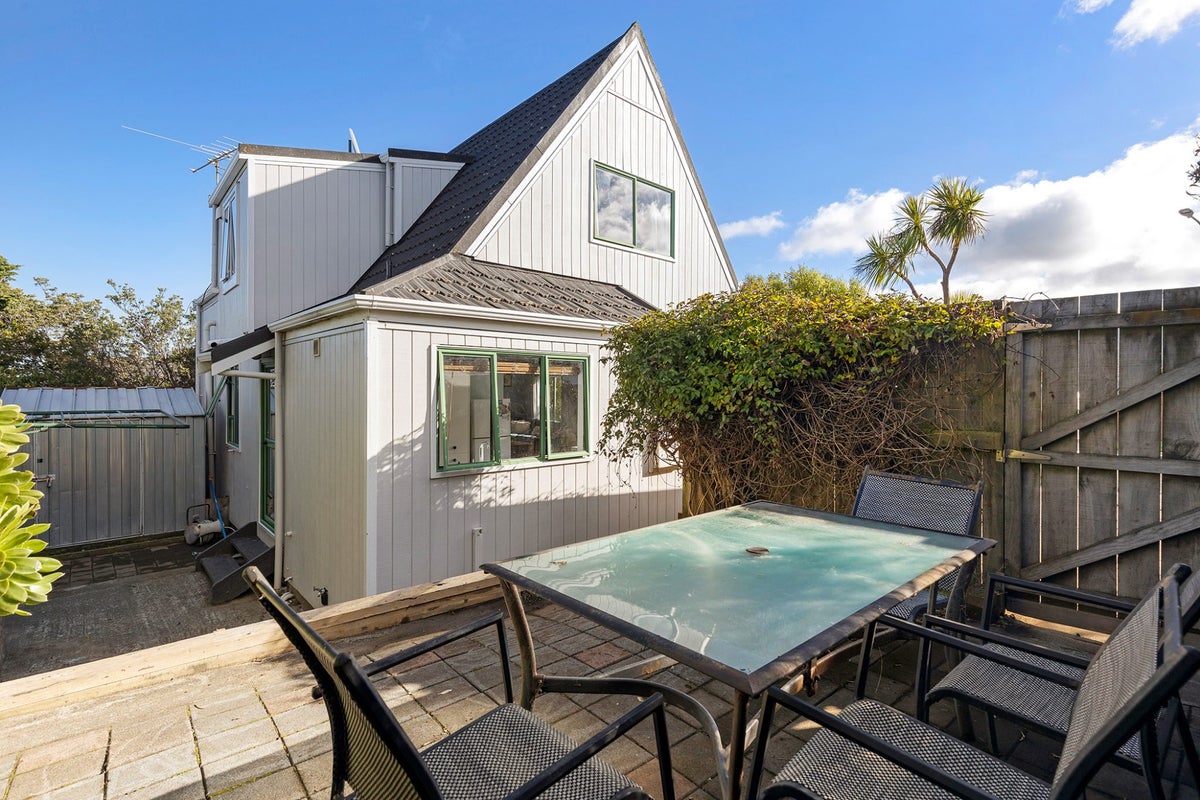 60 Frobisher Street, Island Bay, Wellington - Carousel 2