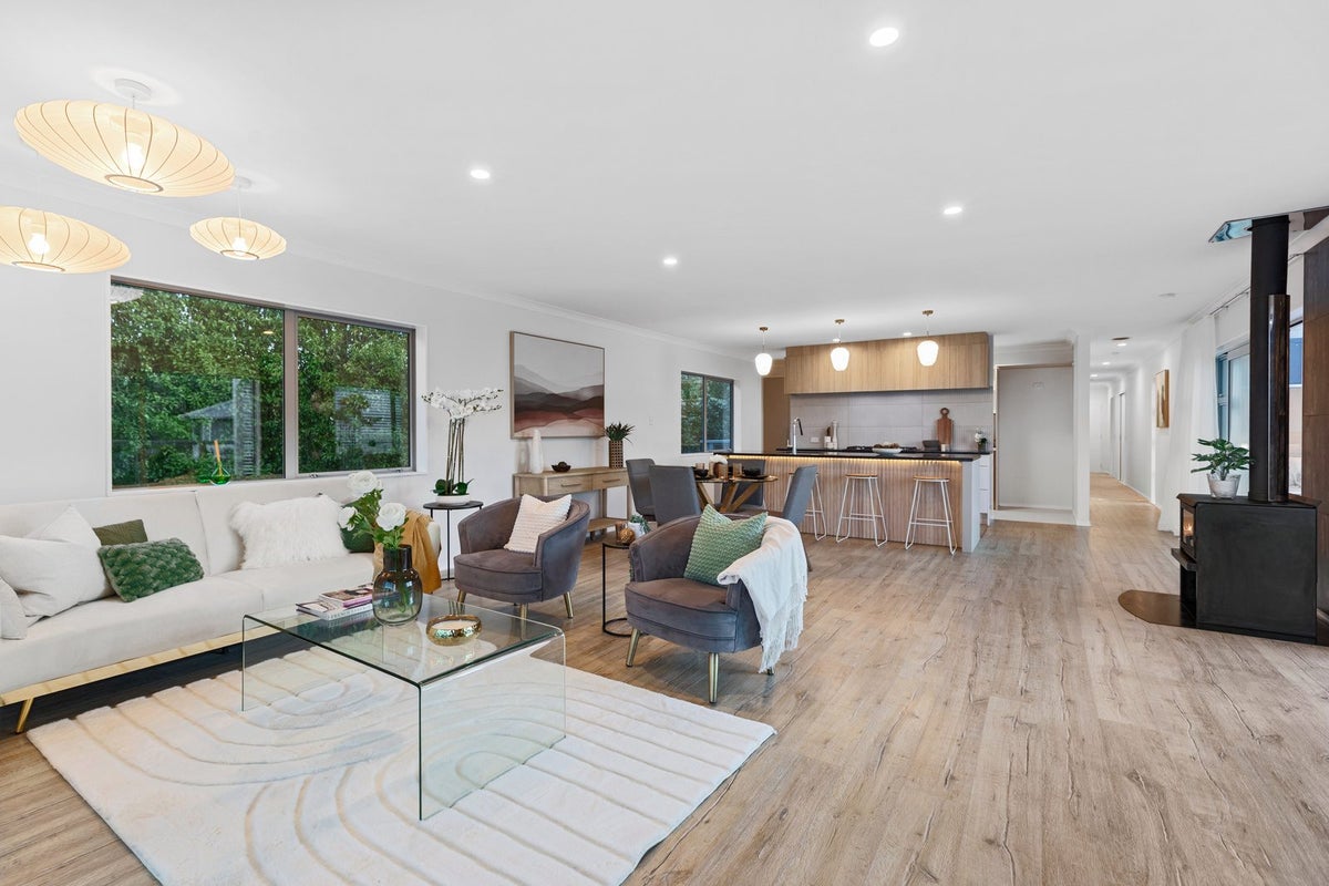 15 Oceana Drive, Welcome Bay, Tauranga - Carousel 2