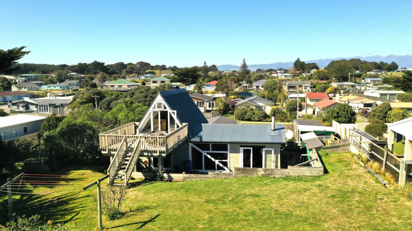 115 Rua Avenue, Waitarere Beach, Levin - Carousel 1