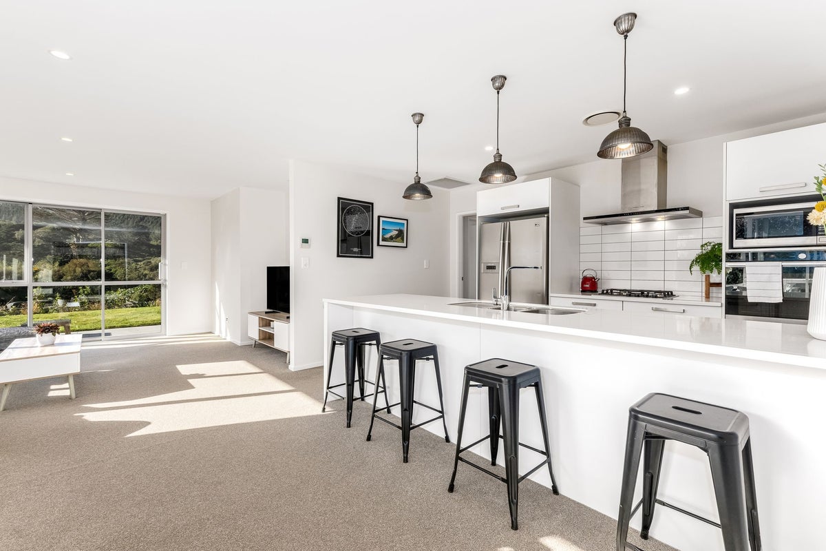 31A Gray Street, Pukerua Bay, Porirua - Carousel 2