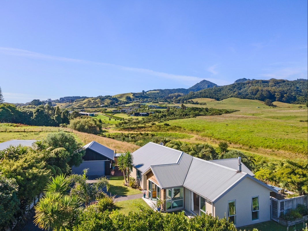 5A Tui Grove, Oakura, Oakura - Carousel 32