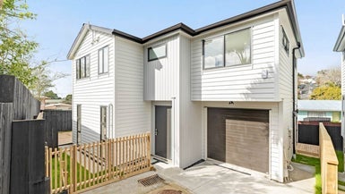 31C Garton Drive, Massey, Auckland - Carousel 1