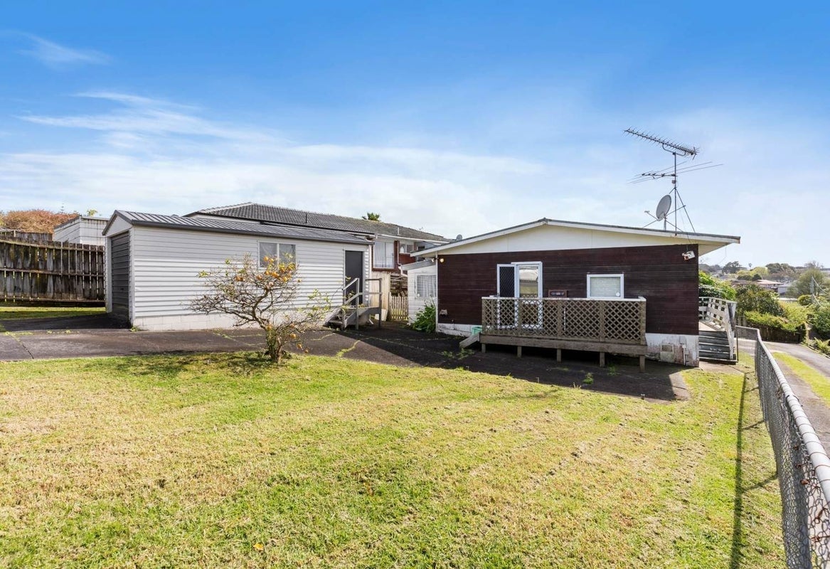 1/54 Nelson Street, Howick, Auckland - Carousel 1