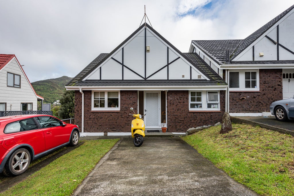 34 Parklands Drive, Karori, Wellington - Carousel 1