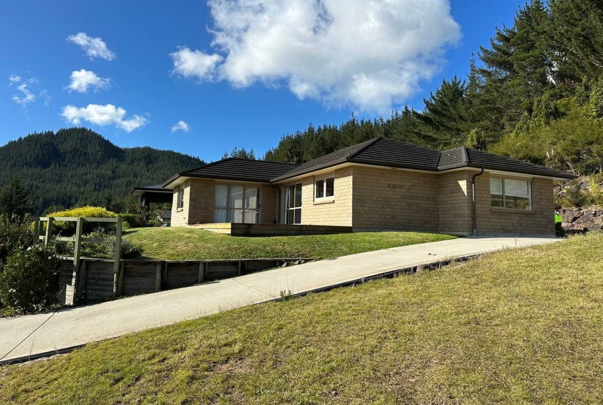 51 Pinehurst Drive, Pauanui - Carousel 1