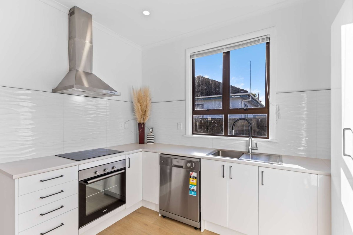 26 Haydon Street, Roslyn, Palmerston North - Carousel 1