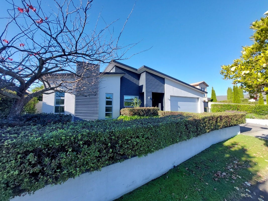 6 Gibbston Close, Huntington, Hamilton - Carousel 1