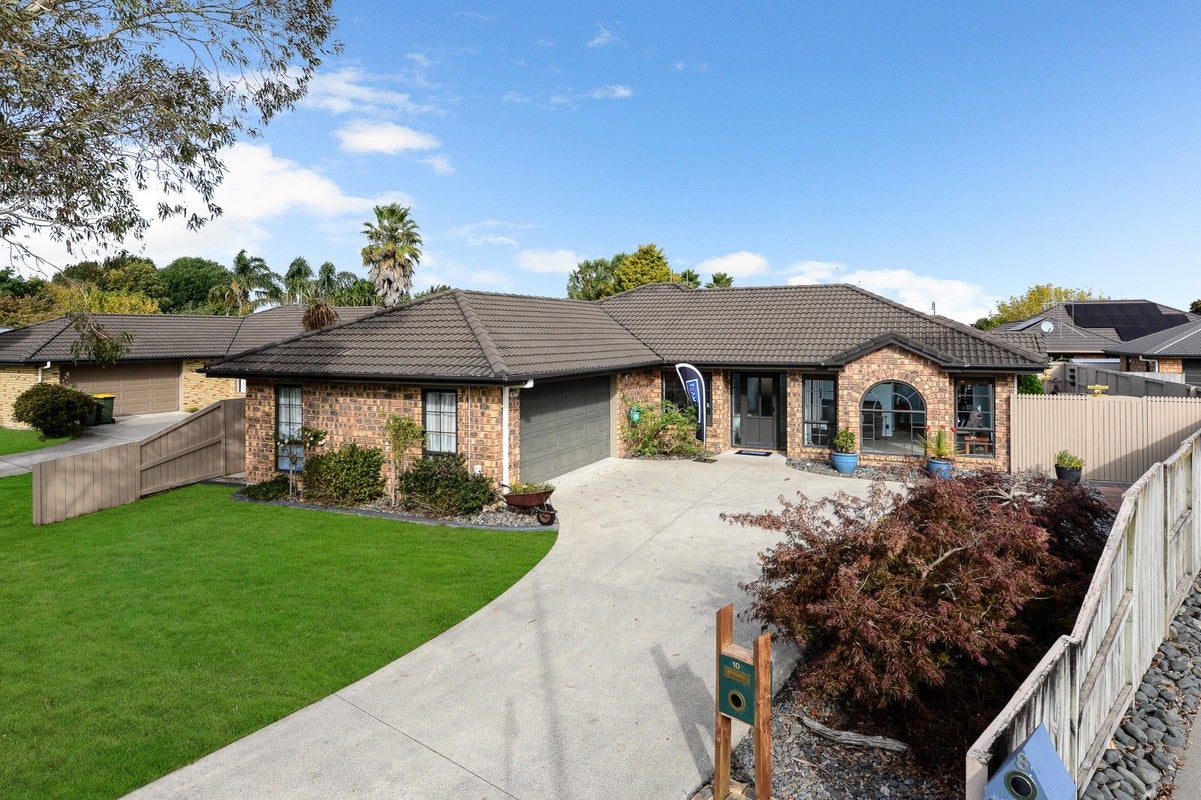 10 Wakefield Place, Rototuna North, Hamilton - Carousel 1