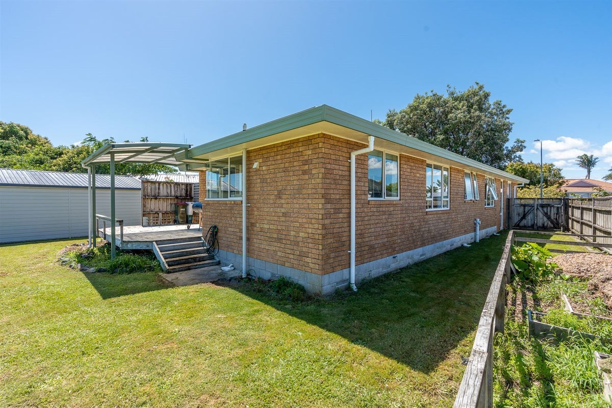 29 Metro Avenue, Nawton, Hamilton - Carousel 13