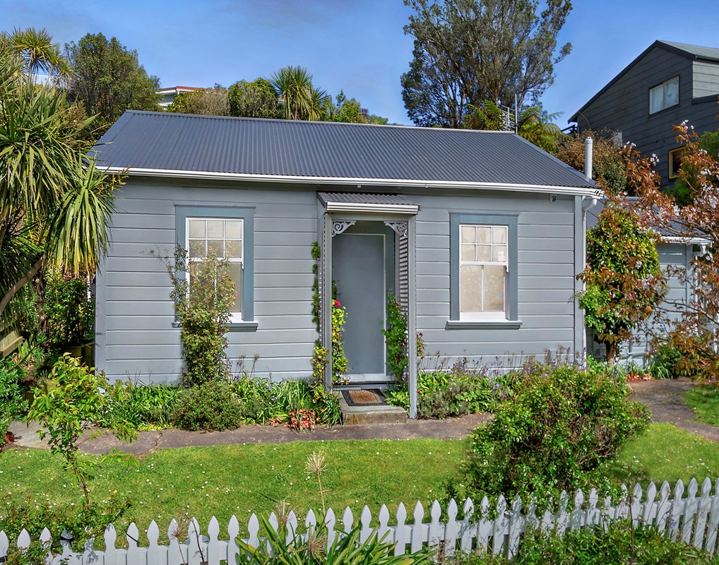 7 Clifford Road, Johnsonville, Wellington - Carousel 13
