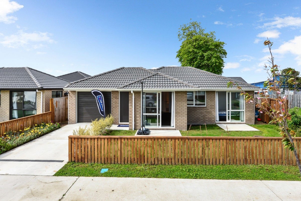 43 Benjamin Avenue, Rototuna North, Hamilton - Carousel 1