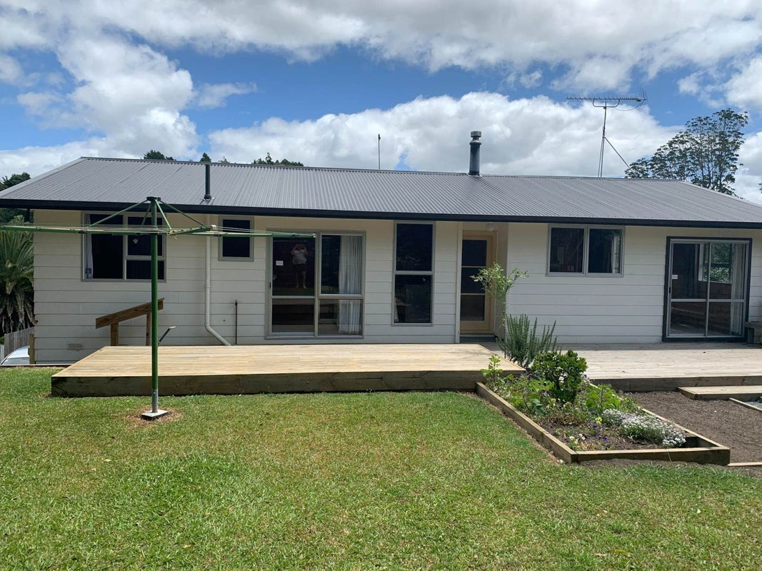 12 William Hadlow Place, Hatfields Beach, Orewa - Carousel 1