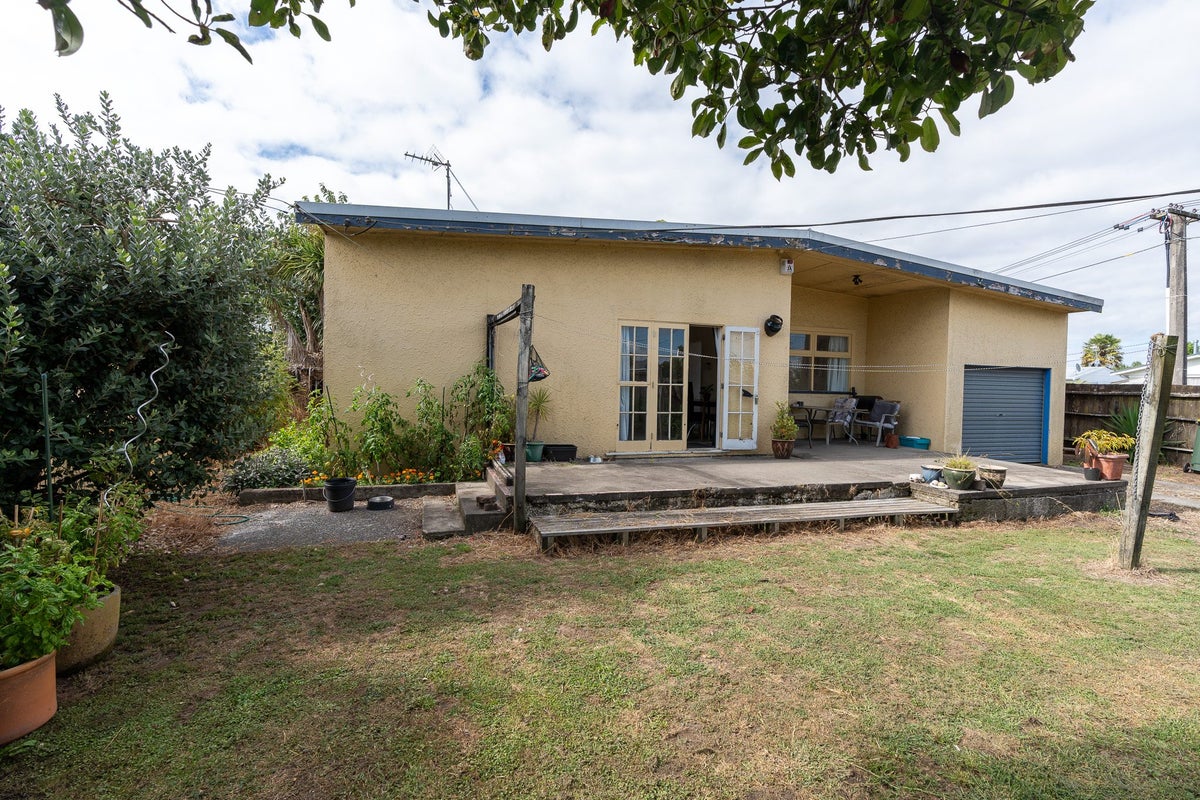 22 Powells Road, Fairview Downs, Hamilton - Carousel 1