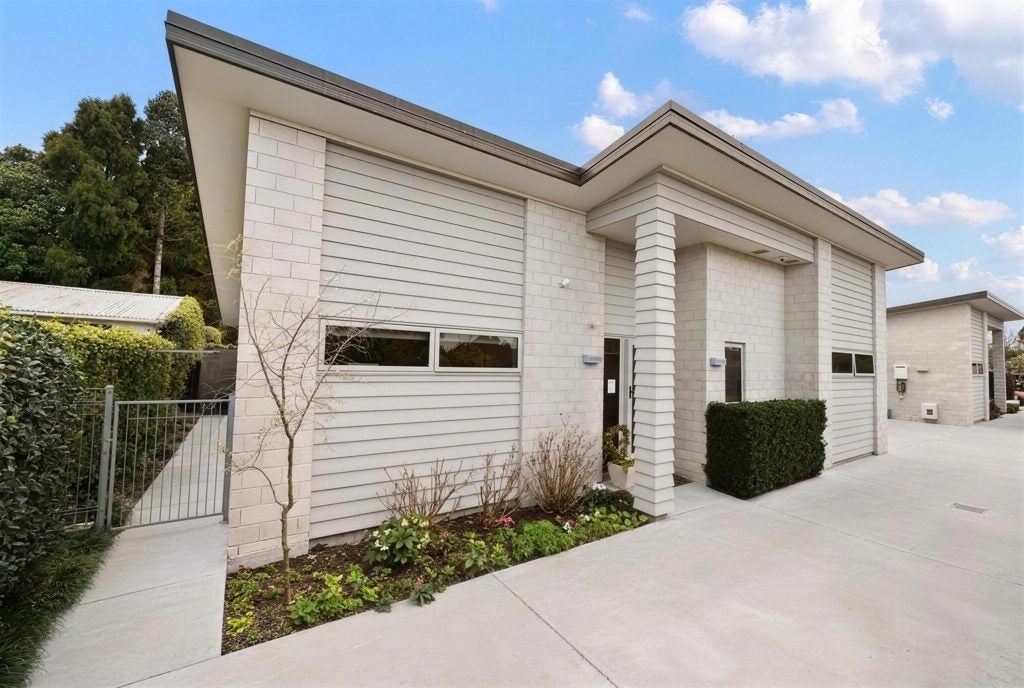 2/50 Kowhai Street, Hamilton Lake, Hamilton - Carousel 1