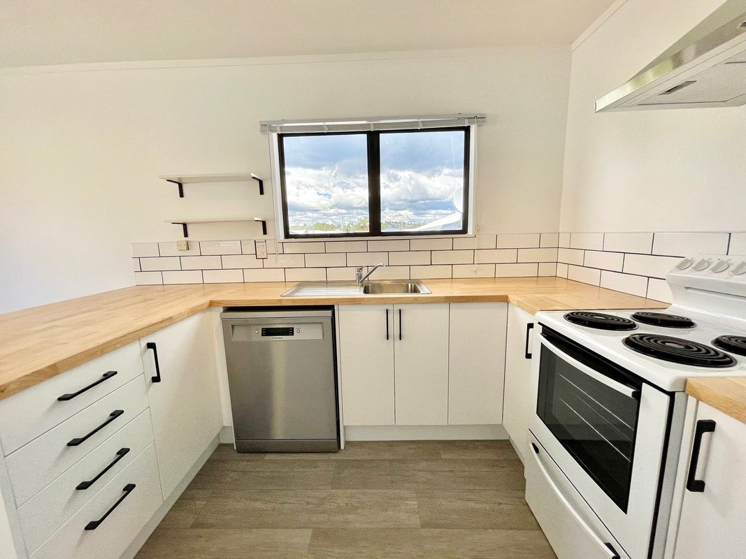 6B The Drive, Brookfield, Tauranga - Carousel 2