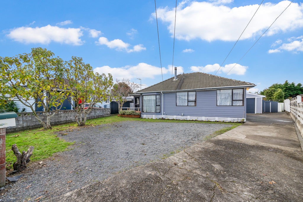 9 Carroll Grove, Trentham, Upper Hutt - Carousel 1