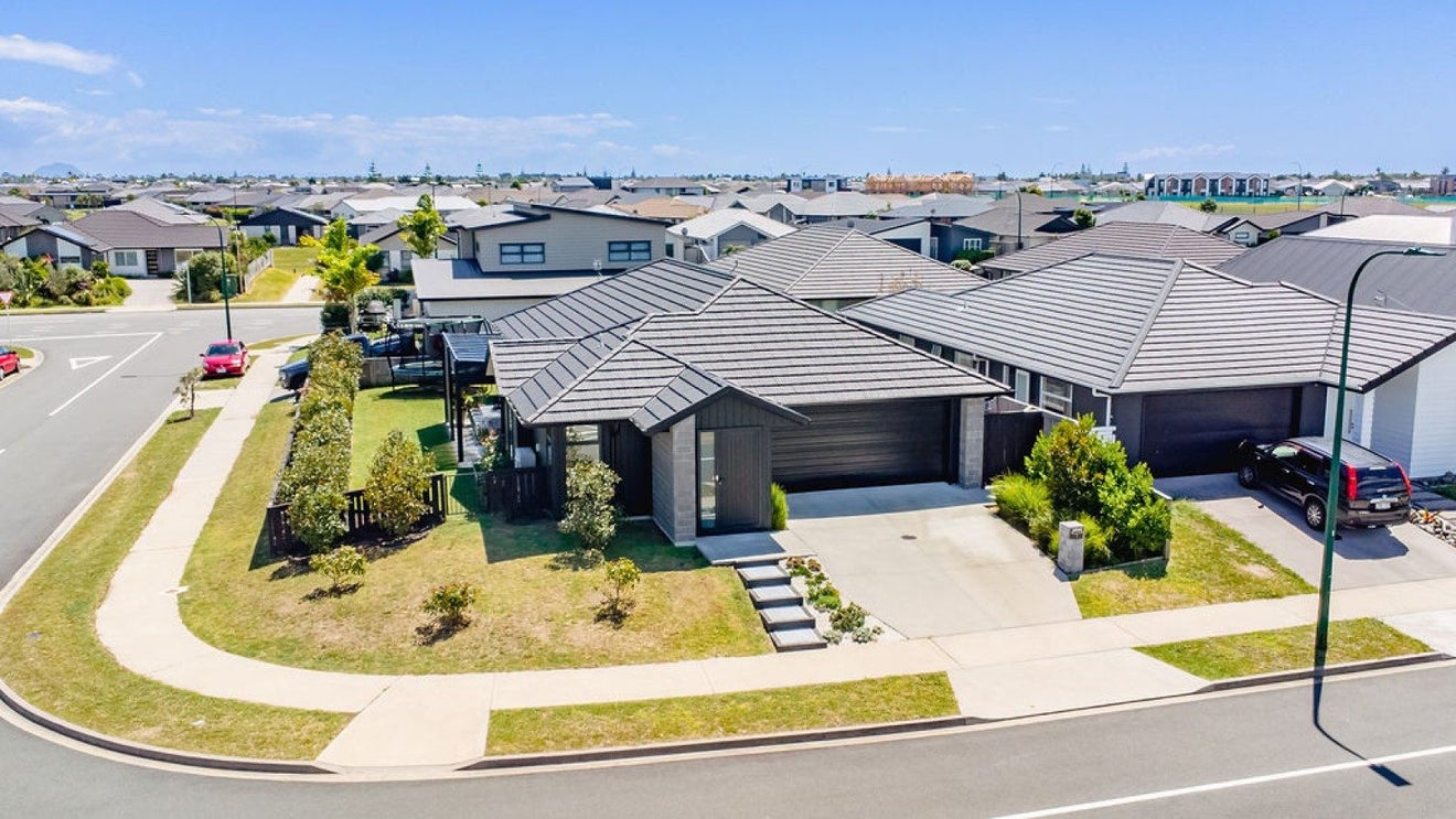 1 Monaro Place, Papamoa Beach, Tauranga - Carousel 1