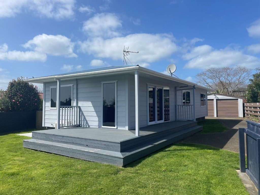 6 Camellia Avenue, Bell Block, New Plymouth - Carousel 2