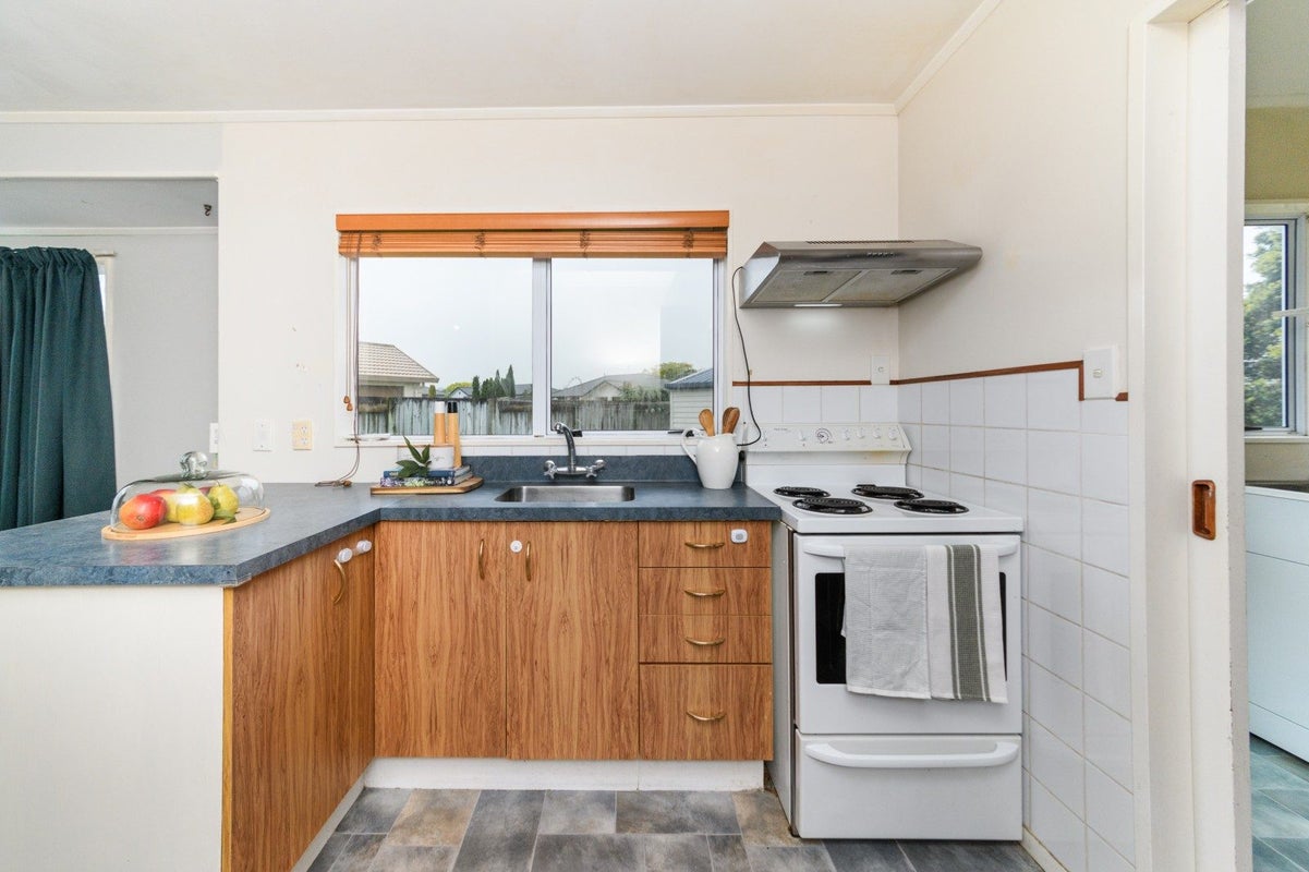 31 Lydia Place, Kelvin Grove, Palmerston North - Carousel 2