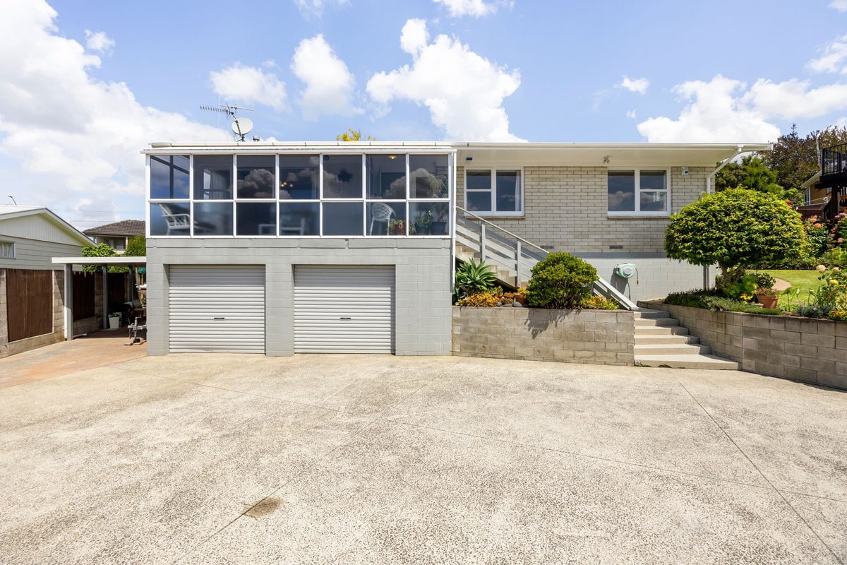 69 Poaka Avenue, Dinsdale, Hamilton - Carousel 16