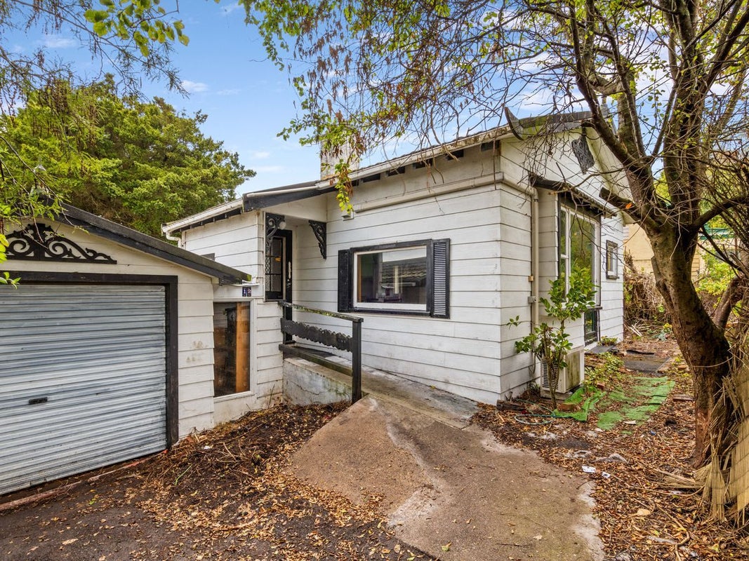 12 Seaview Road, Brighton, Dunedin - Carousel 1