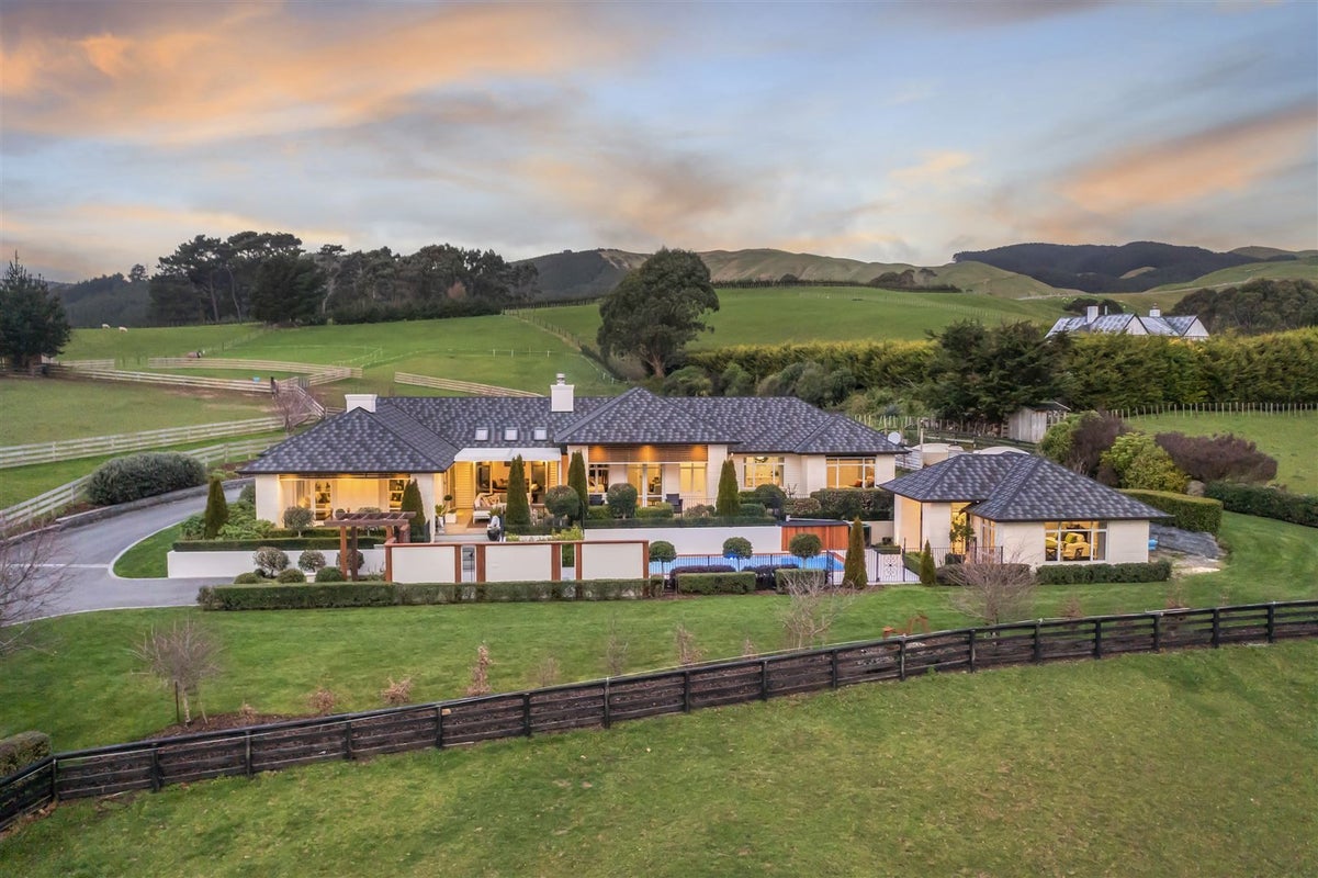 57 Murphys Road, Judgeford, Porirua - Carousel 1