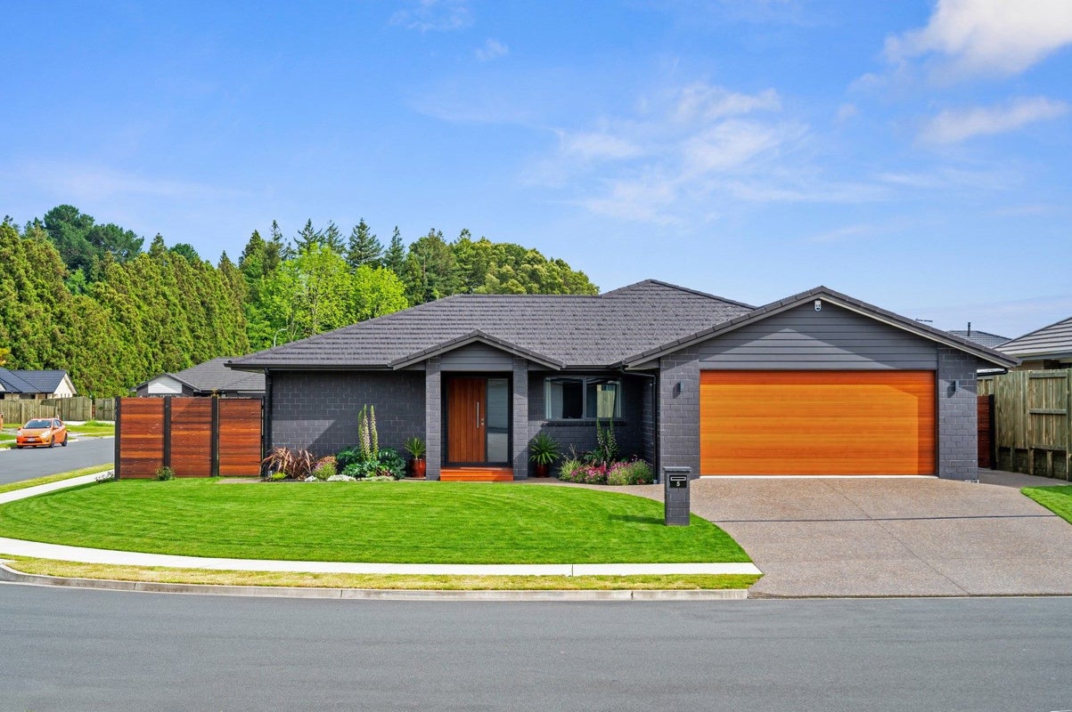 5 Whatumairangi Way, Owhata, Rotorua - Carousel 1