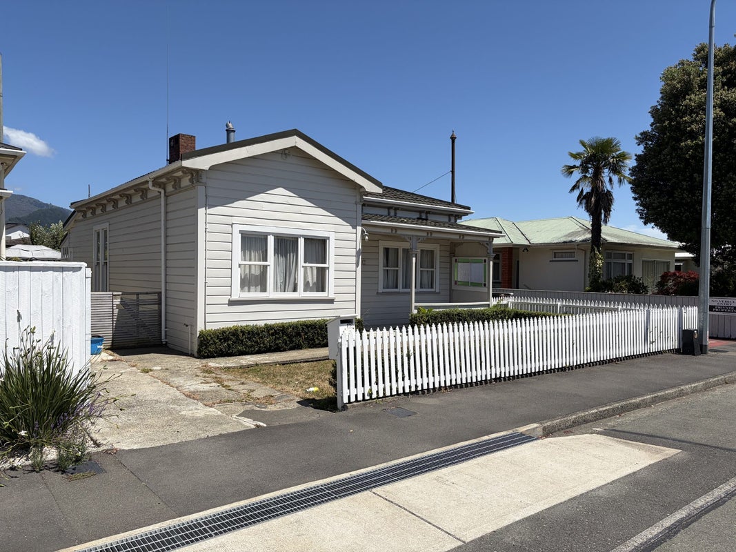 90 Grove Street, The Wood, Nelson - Carousel 1